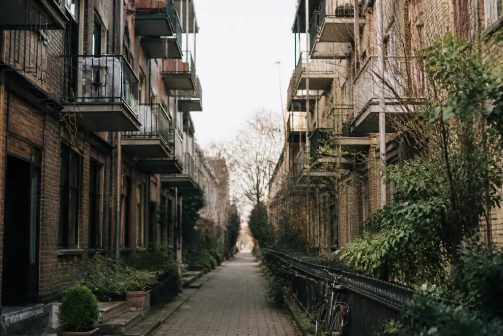 immeubles residentiels serres rues quartier urbain compact
